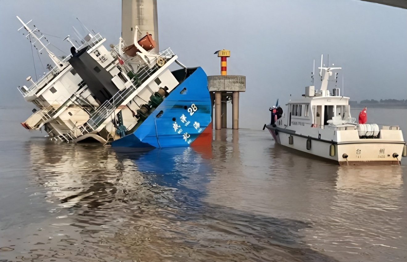 激光对射超高检测器,科技重塑航道安全,守护水上通行生命线